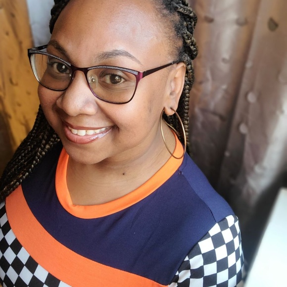 Meet your Posher, Lawita - Picture 1 of 1